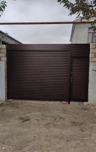 Qaraj darvazaları: Dəmir Qaraj darvazası, Seksional, Avtomatik, rəng - Qəhvəyi, Qapı ilə — 1