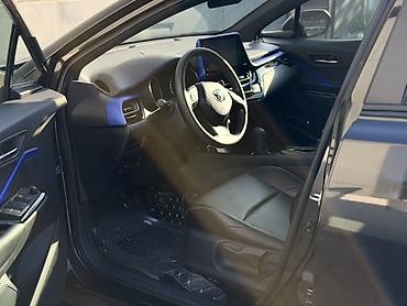 9: Toyota C-HR: 2020 г., 1.9 л, Автомат, Бензин, Кроссовер — 3