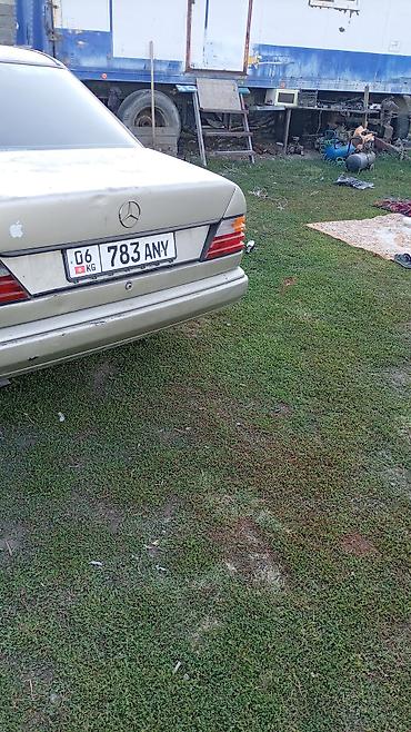 jak авто: Mercedes-Benz W124: 1986 г., Седан — 2