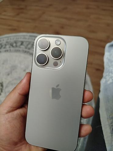 IPhone 16 про с динамическим вырезом (Dynamic Island)