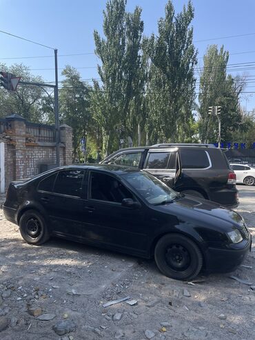 Volkswagen: Volkswagen Bora: 2002 г., 2 л, Механика, Бензин, Седан — 8