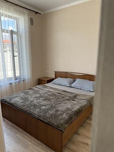 хата 2 ком: Сдаётся светлый коттедж на Иссык куле с 2 отдельными спальнями и — 2