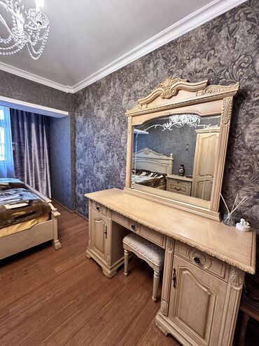 Yeni tikili: 3 otaqlı, Yeni tikili, m. Elmlər Akademiyası, 90 kv. m — 3