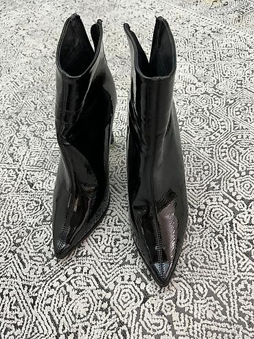 Ботинки и ботильоны: Женские ботильоны из лакированной натуральной черной кожи — 3