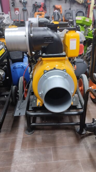 Строительные пылесосы: Пылесос Worcraft ROLF полисос 30литр мойшый без мойшый 6 месяцев — 18