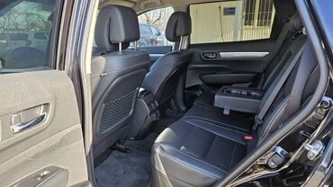 Другие детали салона: Кроссовер с просторным салоном и современным оснащением. Особенности — 1