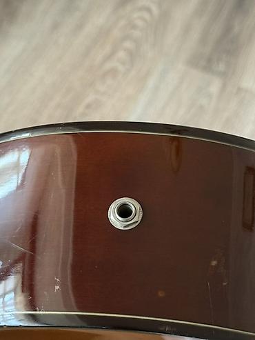 klassik gitara: Gitara ideal işləyir. Royaldan alınıb. Cızıqlarına görə cüzi endirim — 4