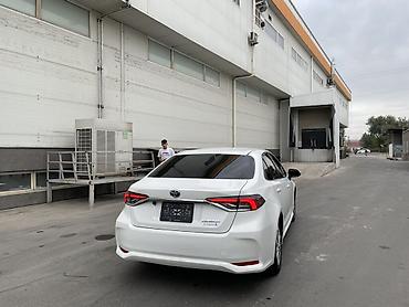 Продажа авто: Toyota Corolla: 2019 г., 1.8 л, Вариатор, Гибрид, Седан — 5