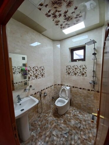 Günlük kirayə evlər: 200 kv. m, 5 otaqlı, Artezian quyusu, Kanalizasiya, Kombi — 16