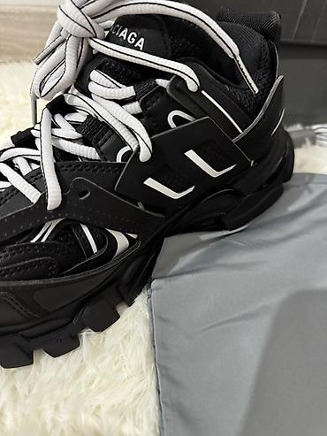 Кроссовки и спортивная обувь: Кроссовки Balenciaga Track Sneaker - Модель: Track Sneaker (артикул — 8