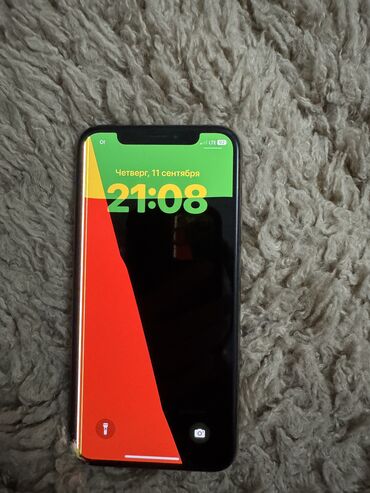 айфон телефон бу: IPhone Xs, Б/у, 64 ГБ, Серебристый, Чехол
