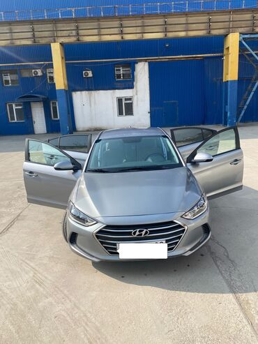 Hyundai: Hyundai Elantra: 2 l | 2016 il Sedan