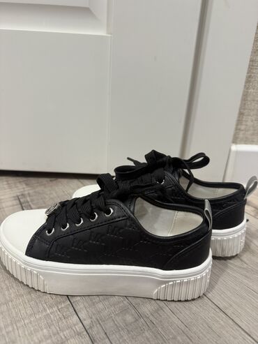 долче габана: Продаю обувь для девочки от Michael Kors, размер 28