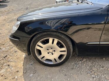 mercedes tekerleri: İşlənmiş Disk təkər Mercedes-Benz 245 / 45 / R 18, 5 Boltlu