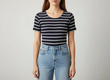 t shirty fringe: Women`s T-shirt, size S