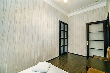 Günlük kirayə mənzillər: 2 otaqlı — 13