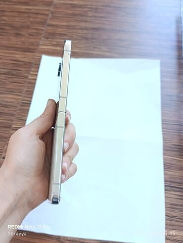 Digər mobil telefonlar: Qatlanan ağıllı telefon – kompakt “flip” dizayn - Korpus: metal — 7