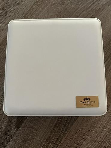 qizil burc klonlar: Time Deluxe markalı premium açarlıq təqdim olunur. Model üzərində — 1