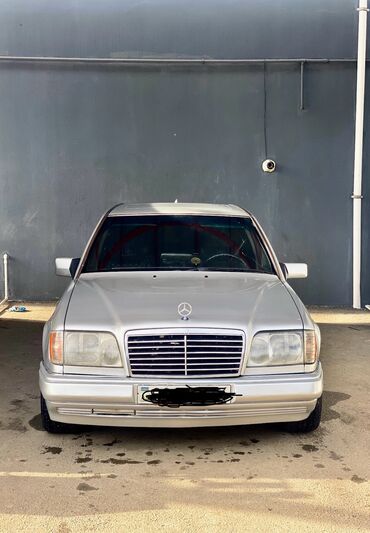 hybrid avtomobillər qiymətləri: Mercedes-Benz E 220: 2.2 l | 1994 il Sedan