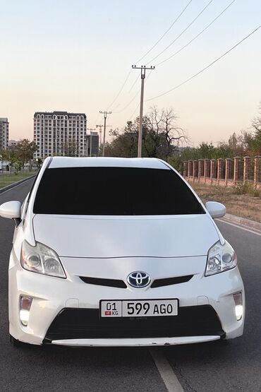 шины бу r14: Toyota Prius: 2015 г., 1.8 л, Вариатор, Гибрид, Хетчбек