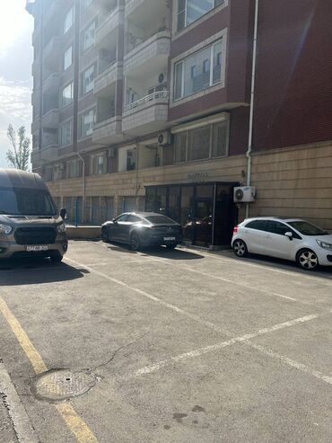 arenda obyek: Bakı şəhəri Xətai rayonunda Crystal Plazanın yanında Ali Məhkəmə ilə