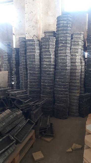 Производство брусчатки: Продаю мешалка 2шт выбра столь 1шт форма 2 вида по30кв лоток50шт — 13