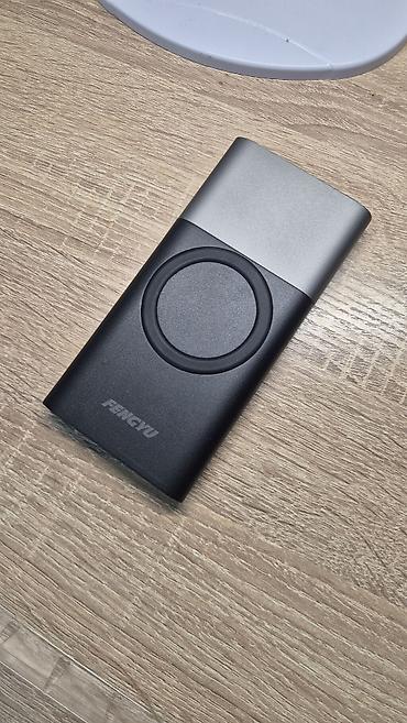 hoco e96a: Внешний аккумулятор Akashi Wireless Power Bank 10 000 мА⋅ч - Емкость — 3