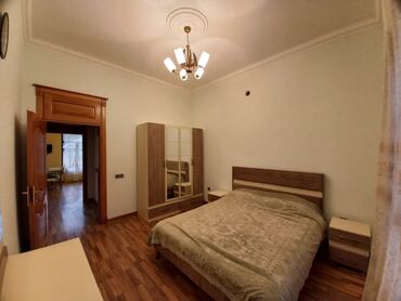 Günlük kirayə evlər: 200 kv. m, 5 otaqlı, Artezian quyusu, Kanalizasiya, Kombi — 2