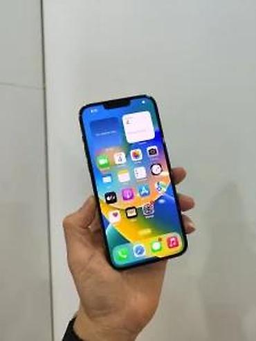 Apple iPhone: Apple iPhone – zelena nijansa, sa trostrukom zadnjom kamerom i LED — 6