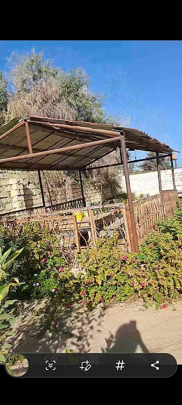 Həyət evləri və villaların satışı: Satılır: həyət evi və bağ sahəsi - Tikinti: daş divarlı, metal qapı; — 4