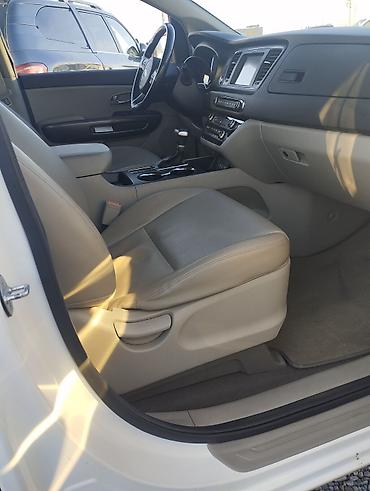 Kia: Kia Carnival: 2019 г., Минивэн — 11