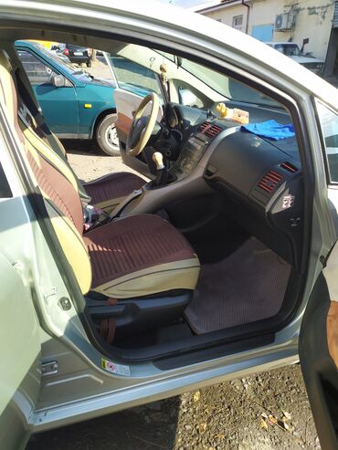 Toyota: Toyota Auris: 1.4 l | 2008 il Hetçbek — 11