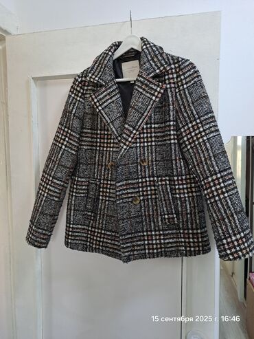 Демисезонные куртки: Женская верхняя одежда ДЕМИ . куртки,ветровки пальто в хорошем — 16