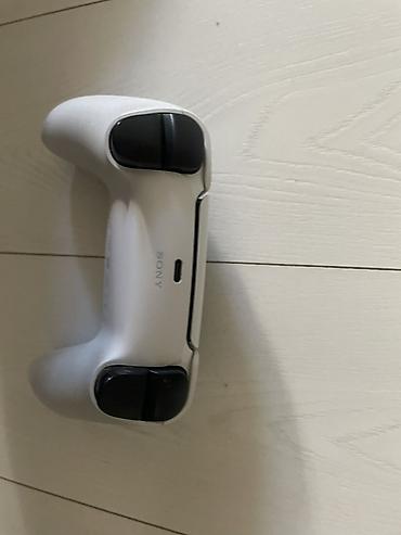 oyun səkilləri: Sony PlayStation 5 DualSense naqilsiz oyun pultu – ağ/qara rəng — 3
