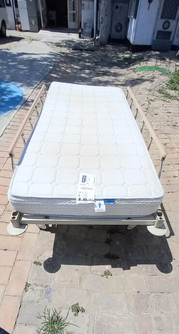 tabure sa odlaganjem: Bolnički Krevet Samac Metalni 95x205cm.Tockovi dole ograde koje se