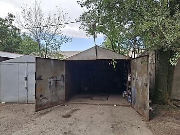зеленный городок: Металлический гараж-бокс с ямой,стеллажами и освещением. Адрес — 1