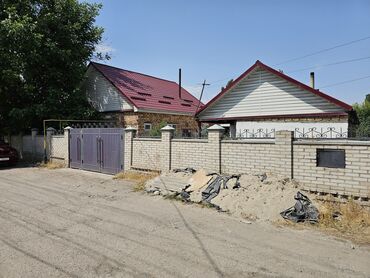 бишкек продаю дом село нижний алаарча: Дом, 100 м², 6 комнат, Собственник, Старый ремонт