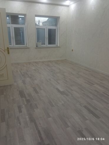 Həyət evləri və villaların satışı: İki mərtəbəli, geniş həyət sahəsi olan fərdi ev. Xüsusiyyətlər: - — 5