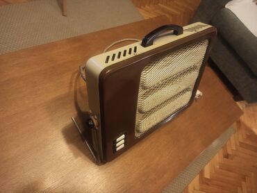 Kaloriferi: Stara autentična portabl grejalica 2kW. Ispravna 100%. Mislim da na lalafo.rs — 2 Kaloriferi: Stara autentična portabl grejalica 2kW. Ispravna 100%. Mislim da — 2