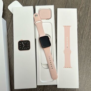 Apple Watch: Продаю Apple Watch Series 5 Rose Gold 40mm. 13000 сом срочно! В