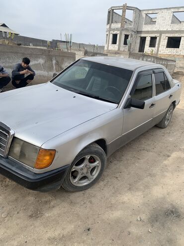 Mercedes-Benz: Mercedes-Benz W124: 1992 г., 2 л, Механика, Бензин, Седан