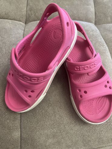 детские туфельки: Crocs для девочки размер 11 состояние отличное цена 1800. Туфельки