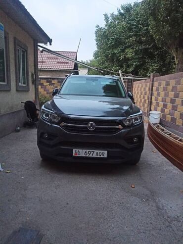 запчасти ssangyong actyon: Внедорожник SsangYong Rexton (G4), темно‑серый металлик. Кузов и