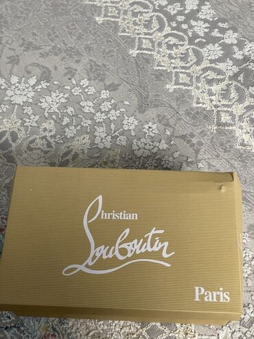очки хамелеон для зрения цена: Кеды Christian Louboutin - Модель: низкие кеды с фирменной красной