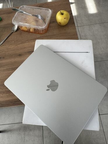 нетбук купить недорого: Ноутбук, Apple, 8 ГБ ОЭТ, Apple M3, 13.3 ", Татаал эмес тапшырмалар үчүн