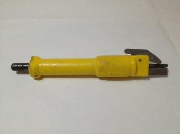 Ostali alati i mašine: Alat za nepoznatu primenu Ovaj alat je ponuđen po vrlo simboličnoj — 8