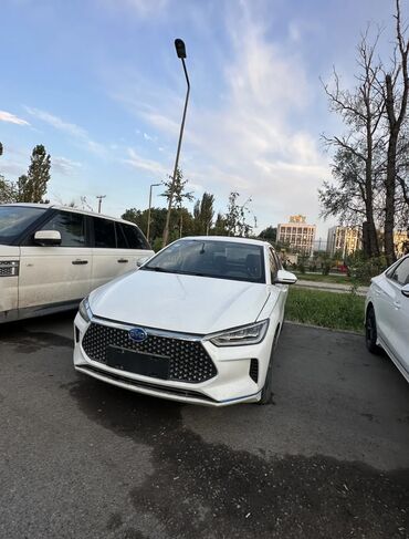 какая машина подойдет для яндекс такси: BYD e3
405 запас хода
2020 
в наличии 
Заказ дагы алабыз