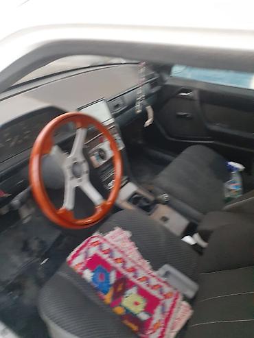 r17 mersedes: Mercedes-Benz E-Sinif (W124) sedan - Kuzov: ağ rəng, 4 qapı, orijinal — 4