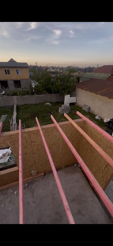крыша кровля: Каркасно-панельный дом из SIP/OSB в процессе строительства. - Стены — 10