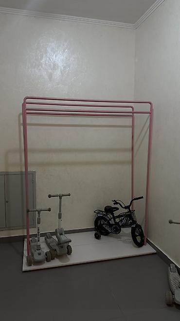 cloth hanger: Продаются кронштейны по 3000 сом 
Две штуки — 2